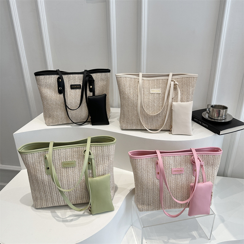 New Spring and summer Korean-style simple color-blocking patchwork versatile woven tote bag, large-capacity commuting single-shoulder crossbody bag Application Scenario