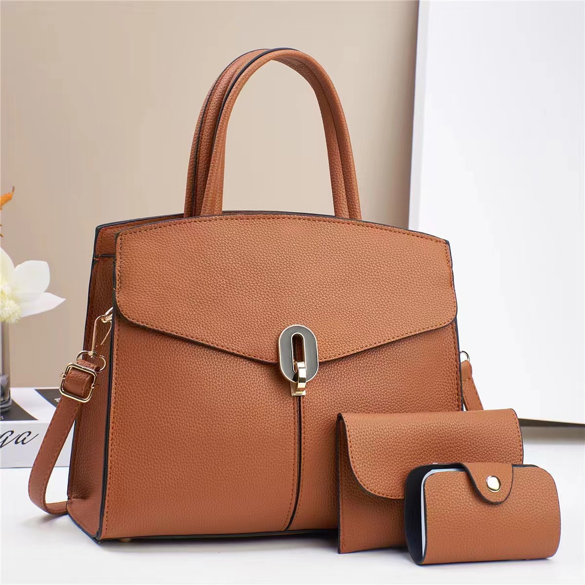 A new and fashionable women's single-shoulder crossbody bag from a large bag manufacturer, a versatile hand-carry bag for winter, and a bestseller for foreign trade in 2024 Application Scenario
