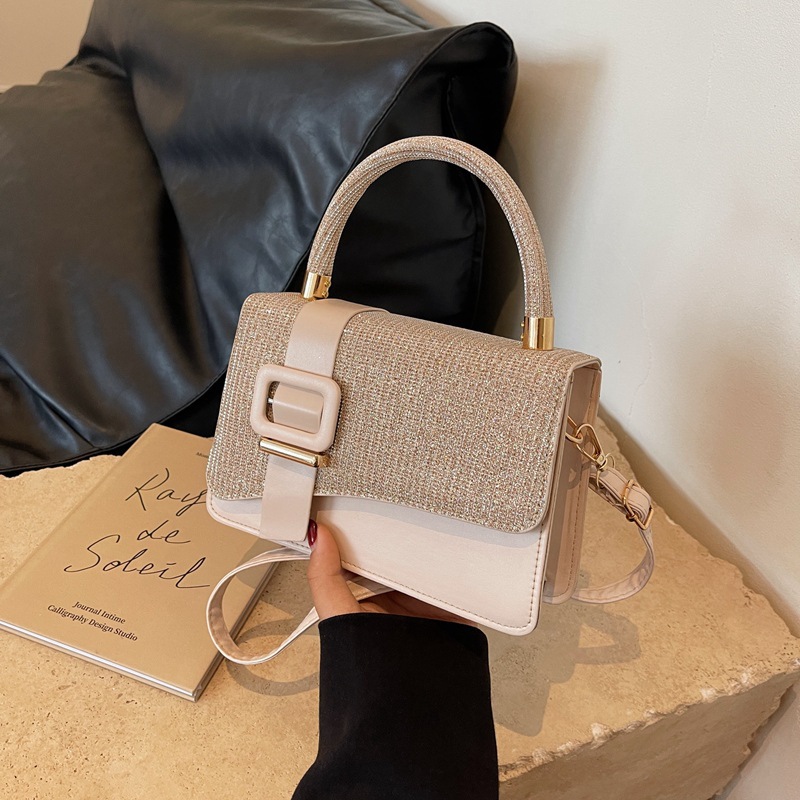 The 2023 new women's bag with belt buckle features a trendy and niche design. It is a simple and fashionable single-shoulder bag and a women's crossbody bag Application Scenario
