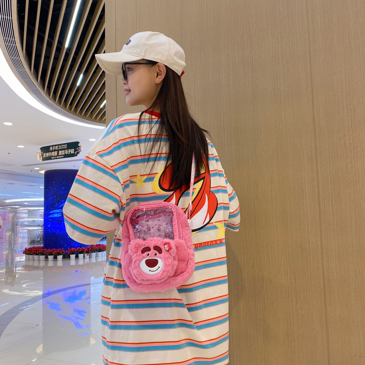 New PVC transparent doll bag, Japanese-style cartoon strawberry bear plush bag, cute girl single-shoulder crossbody bag full figure