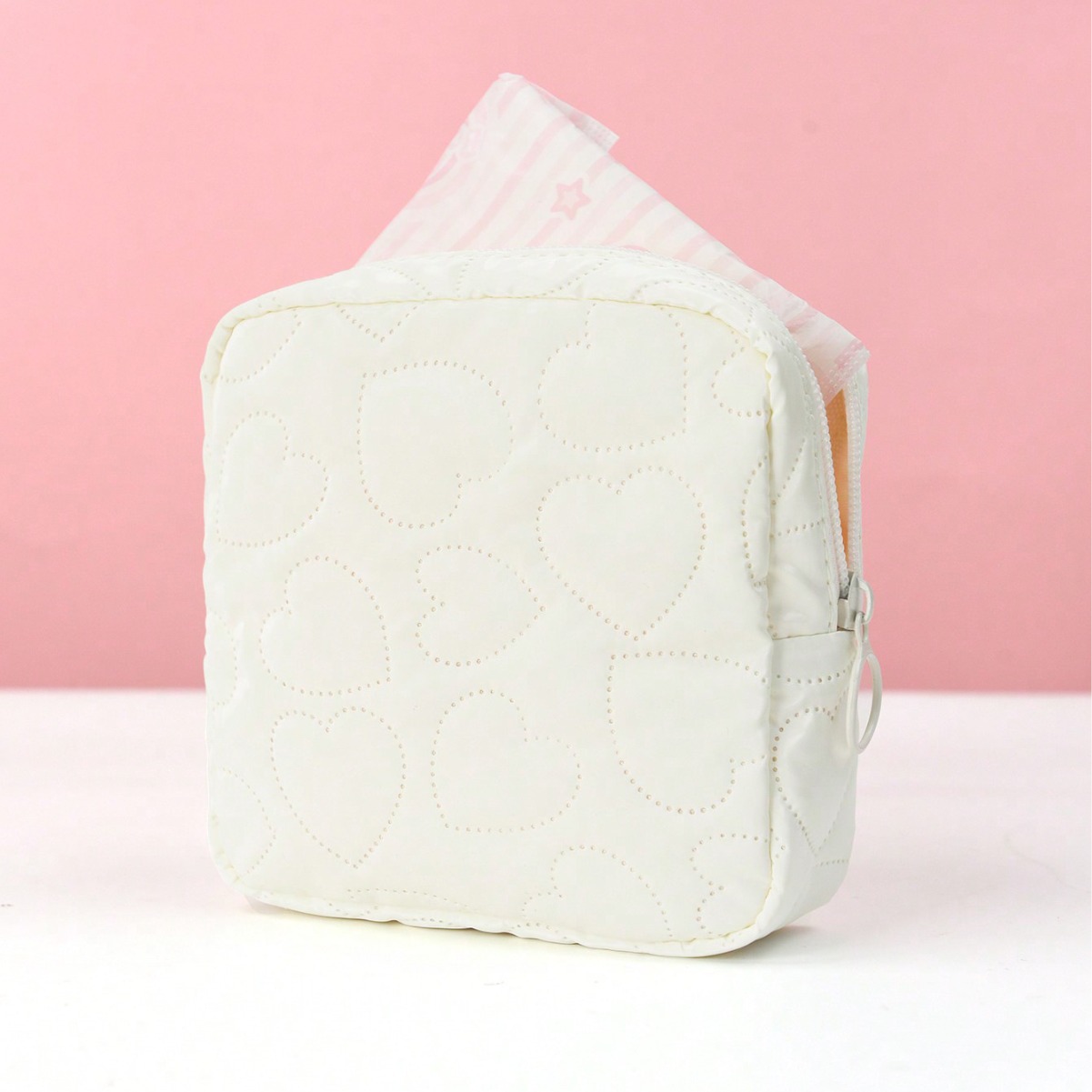 Candy-colored cute storage bag for students, portable mini PU leather quilted, heart-shaped hand-held makeup bag, monthly affairs bag details Picture