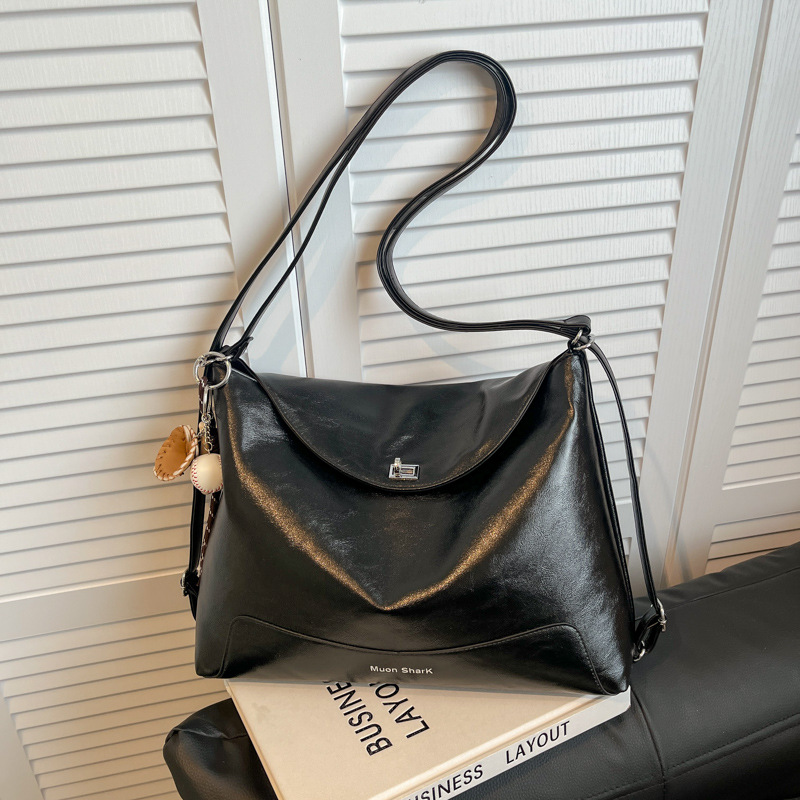 High-capacity commuter tote bag for women, 2024 new style, casual and versatile, street fashion single-shoulder crossbody bag, backpack full figure