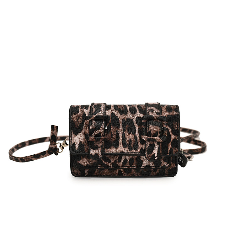 Cross-border small bag, niche leopard print square bag, 2024 new style, hand-held, casual, retro, stylish, individualistic crossbody red envelope Item Picture