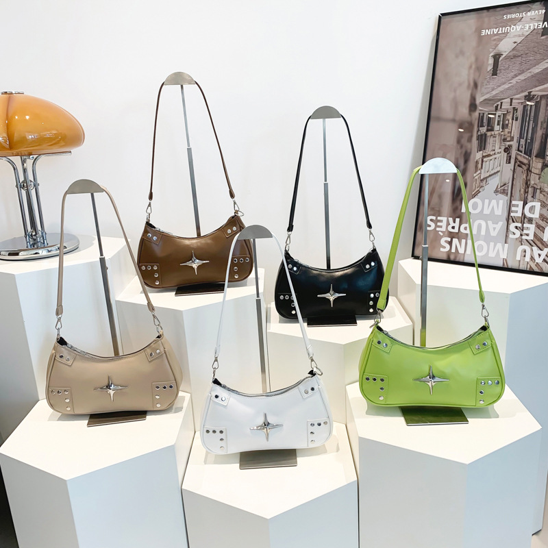 Single-shoulder bag, retro rivet dumpling bag, women's 2024 new autumn solid color, stylish and retro crossbody bag Application Scenario