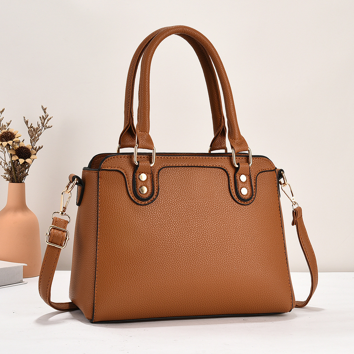 Solid color crossbody bag for women, fashionable hand-held foreign trade bag, women's handbag, Korean-style texture manufacturer, 2024 new model, single shoulder full figure