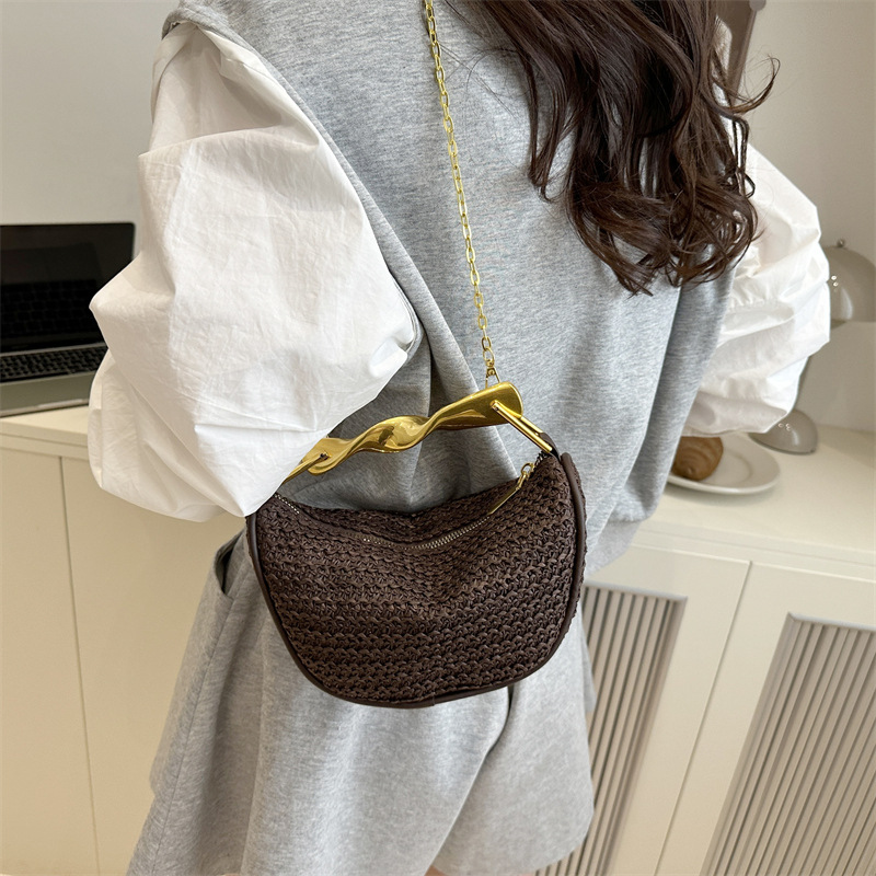 Cross-border mini hand-held woven bag 2025 New style retro casual high-end metal chain single-shoulder crossbody bag Specification drawing