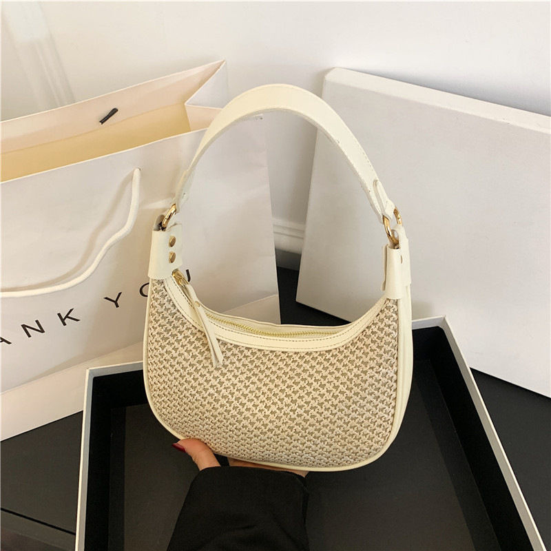 A new 2024 trendy underarm straw-woven women's bag with a Korean style, fashionable and versatile, beach vacation single-shoulder crossbody bag details Picture