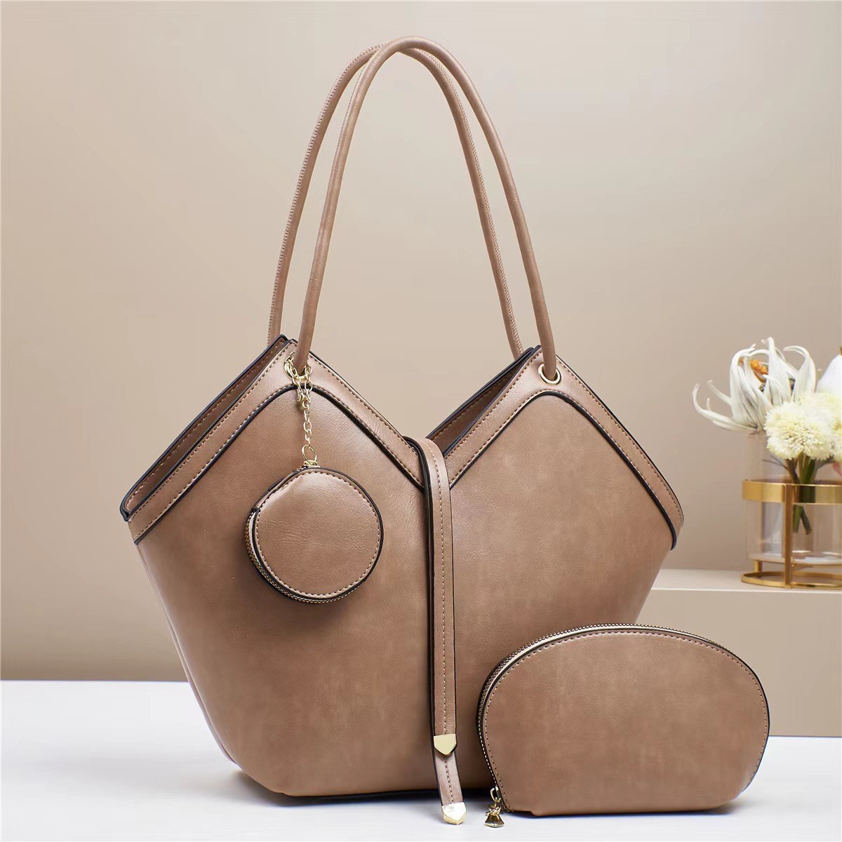 Niche tote bag for women, large-capacity retro handbag, three-piece set, crossbody bag, high-end cross-border women's bag Specification drawing