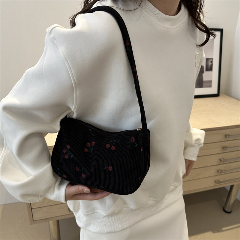 Simple and sweet canvas single-shoulder bag for women, new autumn 2024 style, fresh and clean women's bag, fashionable striped fleece underarm bag details Picture