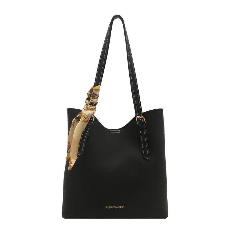 High-end silk scarf handbag 2025 Cross-border new style versatile ins single-shoulder underarm bag Retro commuter tote bag Item Picture