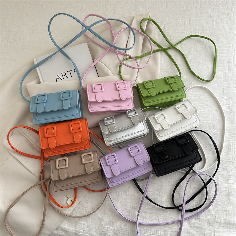 2025 Spring/Summer versatile small bags, mini fashionable and stylish bags, single-shoulder bags, crossbody bags, candy-colored women's bags, trendy bags Application Scenario