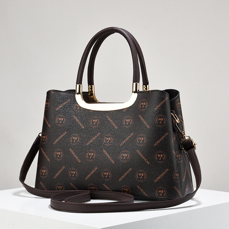 A new 2024 European and American fashion retro large-capacity handbag, a versatile and elegant women's printed single-shoulder handbag Specification drawing