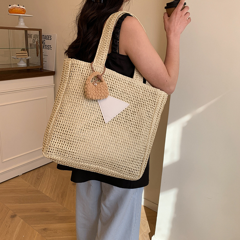 Trendy hand-held straw woven bag for women 2025 new style, large-capacity single-shoulder tote bag, casual vacation beach woven bag details Picture