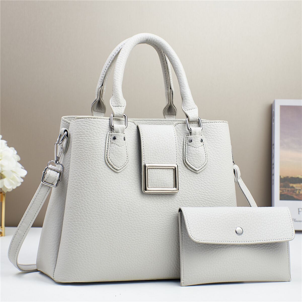 2024 New stylish women's crossbody bag, versatile for moms, autumn and winter fashion handbag, single-shoulder manufacturer, foreign trade ladies details Picture