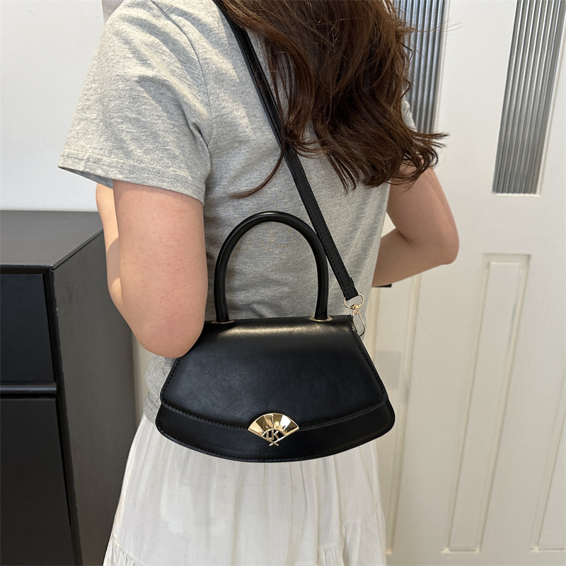 A stylish and stylish small bag for women in Spring/Summer 2024, a solid color individual crossbody bag for commuting Specification drawing