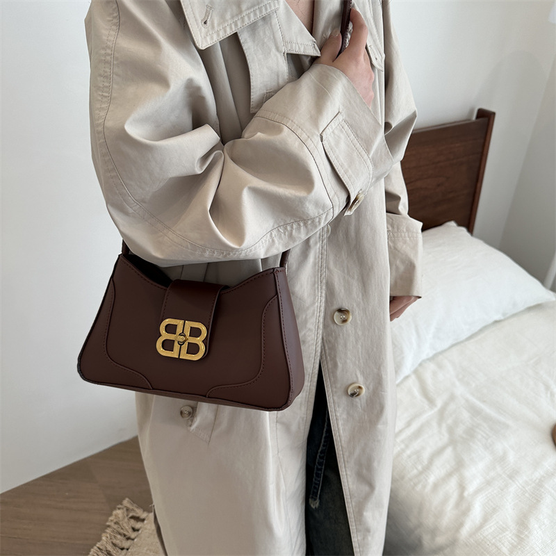 Underarm bag for women, 2024 new style European and American fashion quality crossbody bag, simple lock buckle soft leather French baguette bag Specification drawing