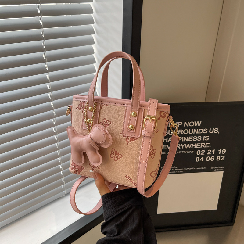 French niche fashion handbag for women, 2025 new high-end quality crossbody bag, casual and versatile bucket bag details Picture