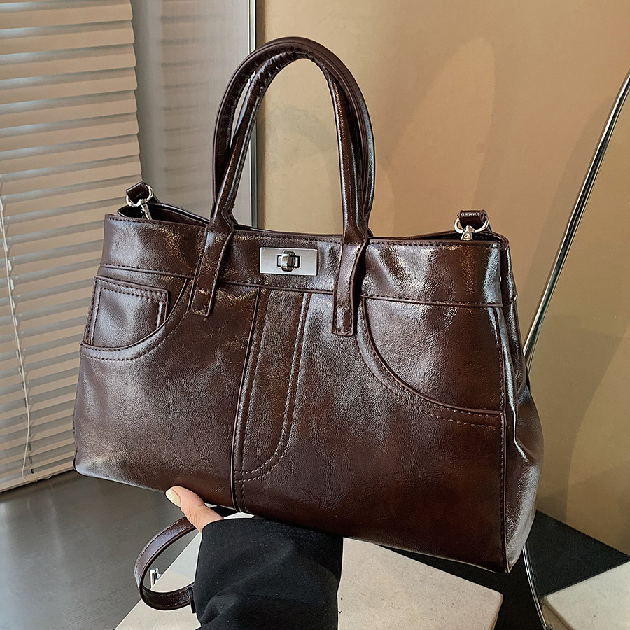 Retro women's large-capacity 2024 new casual single-shoulder crossbody bag, trendy and versatile hand-carry commuter tote bag full figure