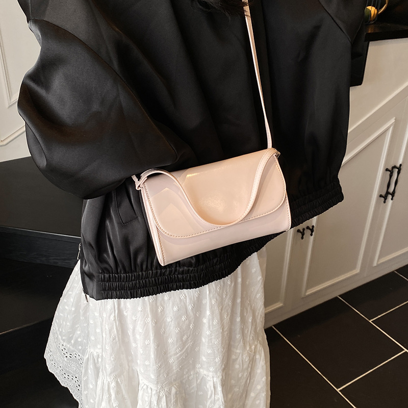 Retro classic solid color hand-held underarm bag for women 2025 new style, fashionable, casual and versatile commuting single-shoulder crossbody bag Specification drawing