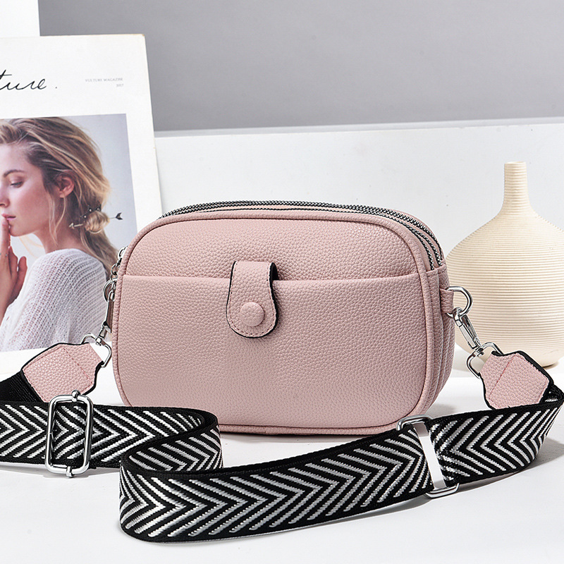 This is a new summer 2024 mini Chanel-style fashionable women's single-shoulder bag with three practical soft leather small square bags Application Scenario