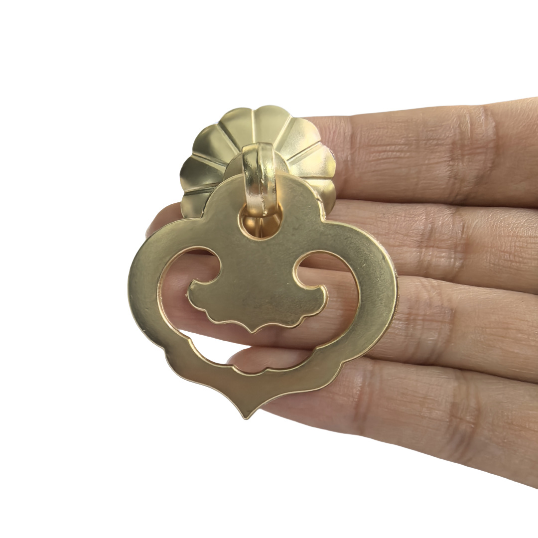 Gift box handle accessories, jewelry box, drawer small handle, classical and antique single-hole packaging small handle accessories wholesale Application Scenario