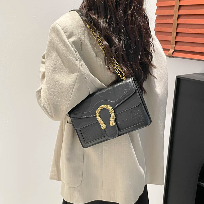The 2025 new stylish and versatile stone-patterned commuter bag, retro crocodile-patterned chain bag, single-shoulder crossbody bag details Picture