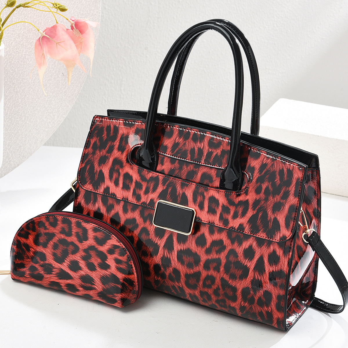 Cross-border exclusive for women, European and American fashion retro leopard print handbag, patent leather, elegant, individual and trendy single-shoulder crossbody bag Specification drawing