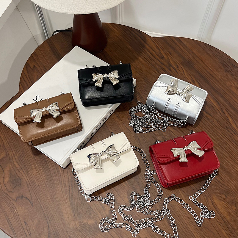Sweet and cool niche bow bag 2025 New summer Trend Sweet and cool mini lipstick chain bag crossbody small bag for women Application Scenario