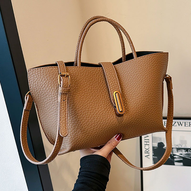 High-end quality hand-held large bag for women 2024 new solid color versatile commuter tote bag, Korean-style fashionable crossbody bag full figure