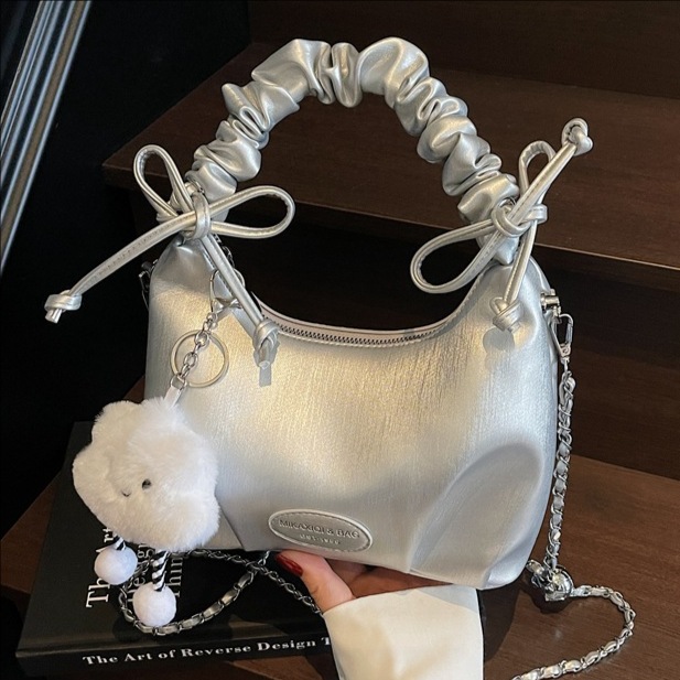 The 2025 new Spring/Summer fashion pleated hand-held small square bag is a trendy and versatile single-shoulder bag for women, and a stylish and light luxury crossbody bag full figure