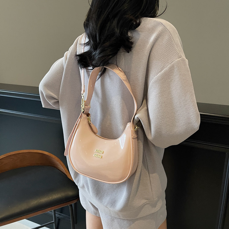 Cross-border style hand-held dumpling bag for women 2025 New fashionable and versatile single-shoulder underarm bag for casual commuting crossbody Specification drawing