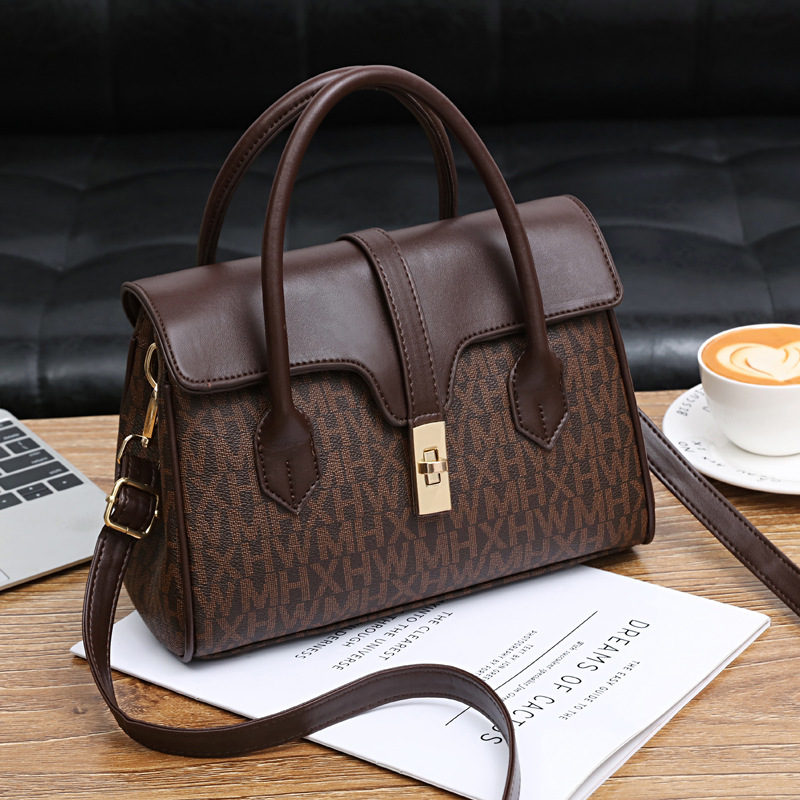 Women's printed handbag 2022 New style, fashionable large-capacity, trendy women's bag, online red envelope cross-border foreign trade consignment Specification drawing