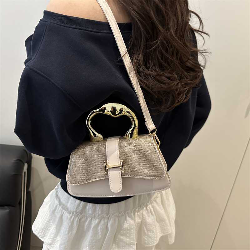 A stylish new large-capacity, simple 2025 texture metal handbag for women, a small square bag for single-shoulder and underarm crossbody details Picture
