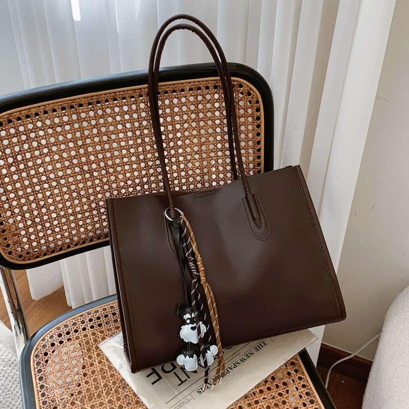 Commuting single-shoulder bag, women's large-capacity versatile tote bag, 2024 new model underarm bag, casual briefcase details Picture