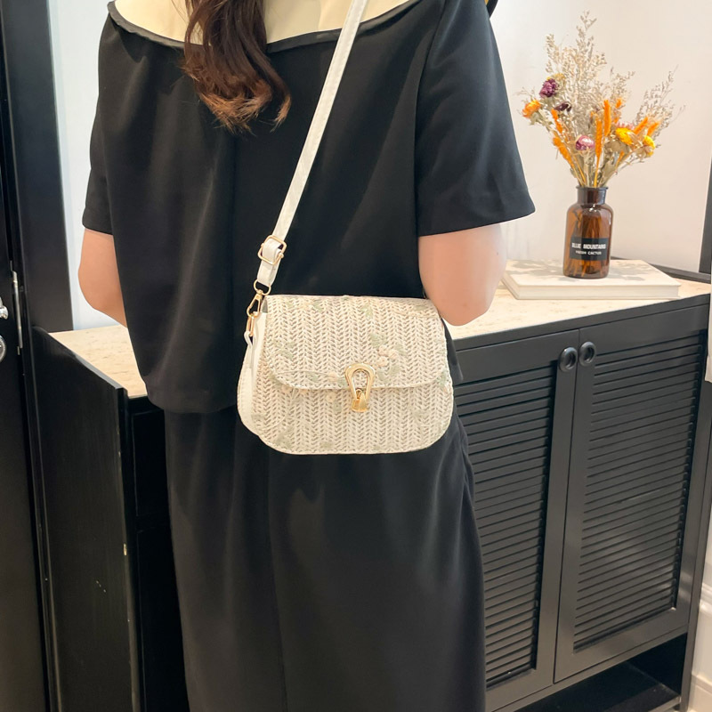 Spring and Summer straw woven bag for women 2025 New style, fresh and versatile, crossbody single-shoulder lace flower woven saddle bag Specification drawing