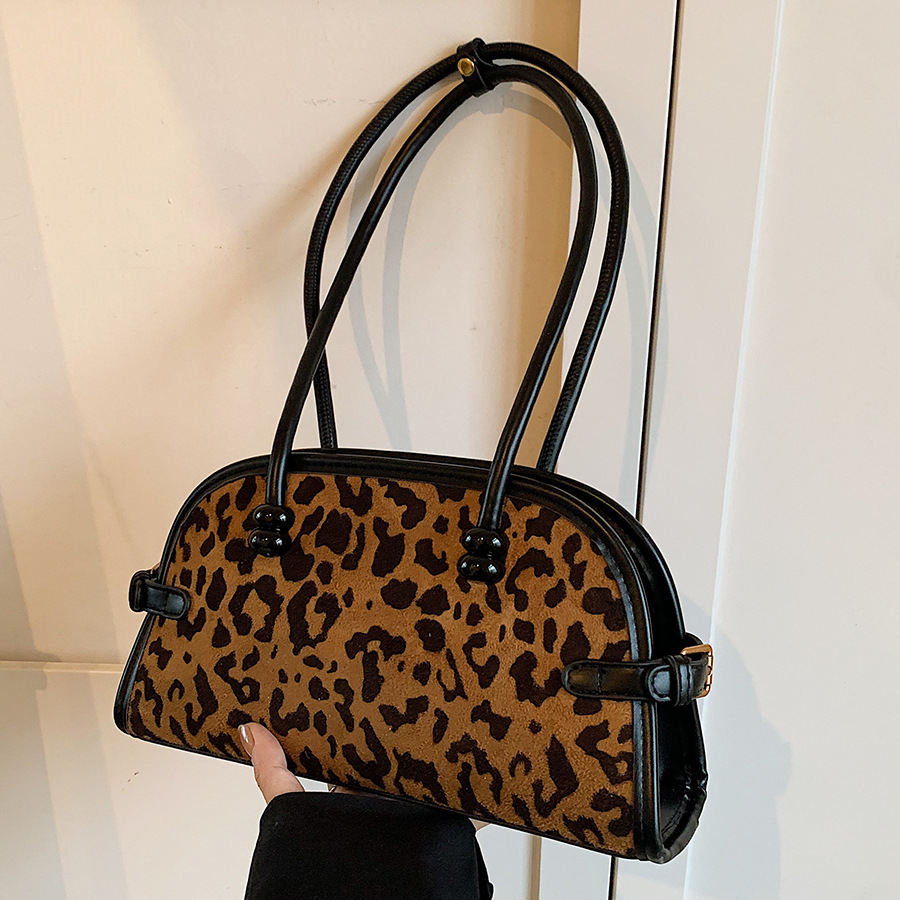 Large-capacity women's 2024 new trendy and fashionable leopard print crossbody bag, French niche design single-shoulder underarm bag full figure