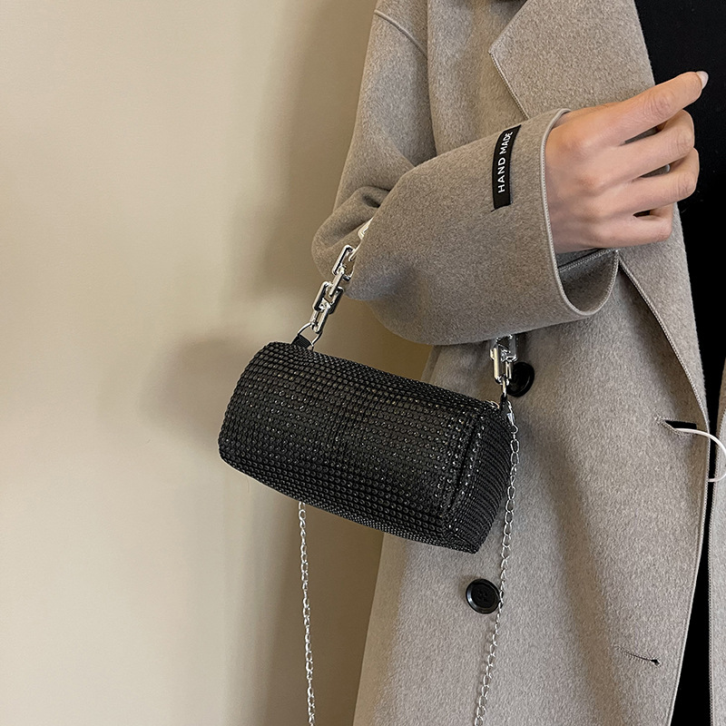 This year, the 2024 new style of Korean-style fashionable and trendy shiny diamond crossbody bags and hand-held women's bags are in high demand details Picture