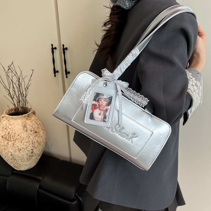 A high-end commuter handbag for a cute girl, a new Korean-style trendy and versatile shoulder bag for women in 2025 details Picture