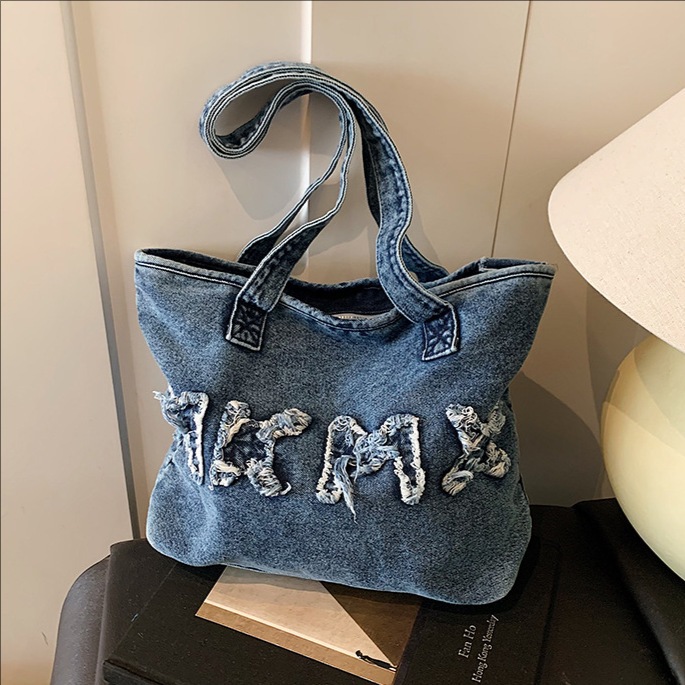Casual and fashionable women's 2025 new denim large-capacity tote bag, texture and niche design single-shoulder bag full figure