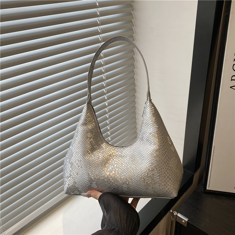 Cross-border Women's Summer 2025 new fashion and niche single-shoulder armpit bag. This year, the crossbody dumpling bag is in vogue full figure