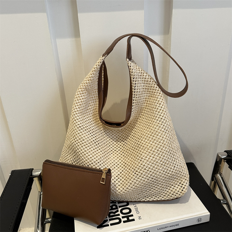The new summer 2024 collection of fashionable straw woven bags, beach bags, large-capacity crossbody bags and high-quality single-shoulder bags for women full figure