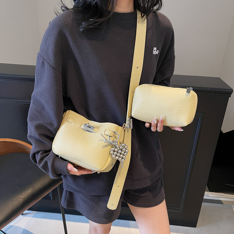 Korean version niche design Kelly handbag for women 2025 new trendy, fashionable and simple single-shoulder crossbody bag for mother and child Specification drawing