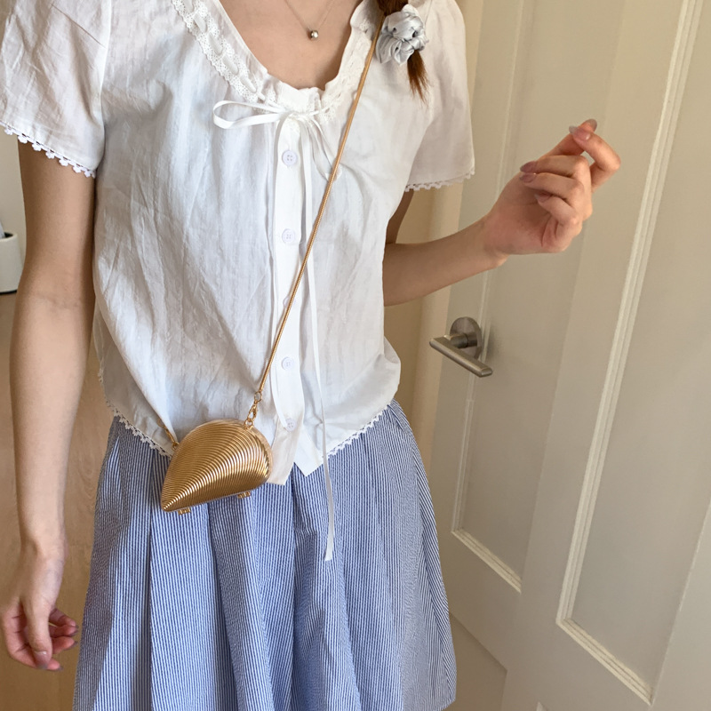 European and American trendy shell thread earrings, beach vacation single-shoulder bag, high-end chain crossbody bag Specification drawing