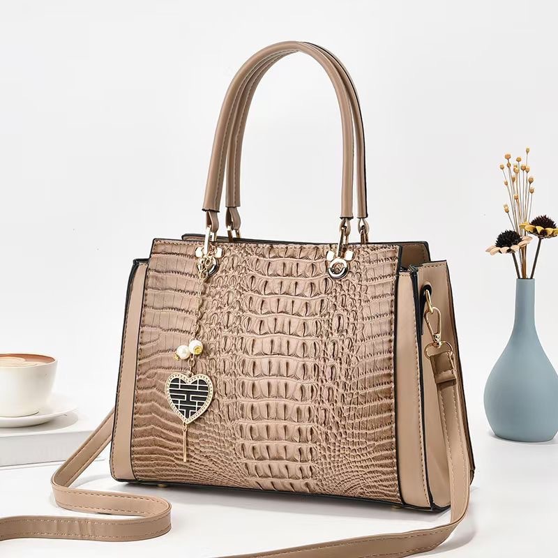2024 New crocodile pattern spliced large-capacity cross-border single-shoulder crossbody style stylish and trendy women's bag full figure