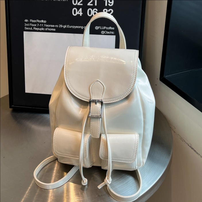 Fashionable and trendy niche design handbag, casual and stylish backpack, 2025 new stylish commuting backpack for going out full figure