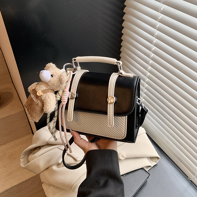 High-end and niche women's 2025 new trendy and versatile crossbody bag, a small square handbag for women full figure