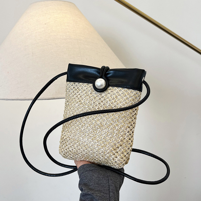 Korean version straw-woven bag for women's summer 2024 new style fashionable mobile phone bag, niche quality single-shoulder crossbody bag full figure