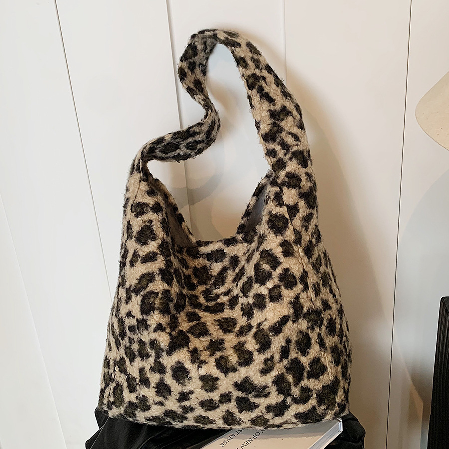 Tweed leopard print large bag for women, 2024 new trendy and fashionable Korean-style tote bag, casual and versatile, large capacity underarm bag full figure