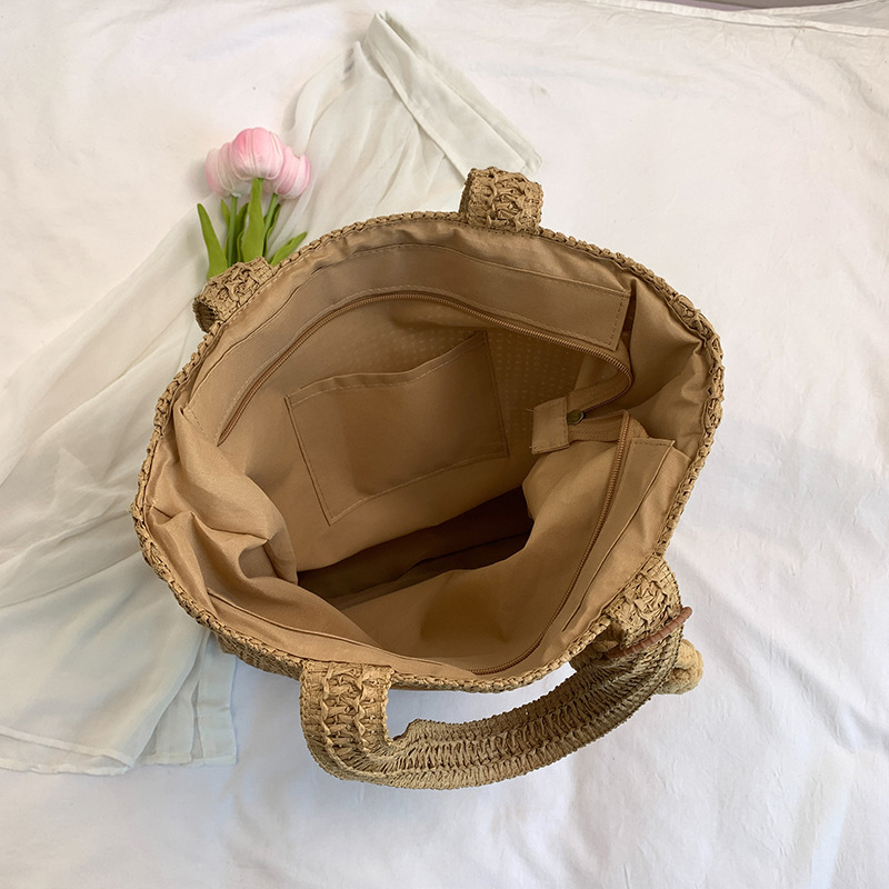 Trendy hand-held straw woven bag for women 2025 new style, large-capacity single-shoulder tote bag, casual vacation beach woven bag Application Scenario