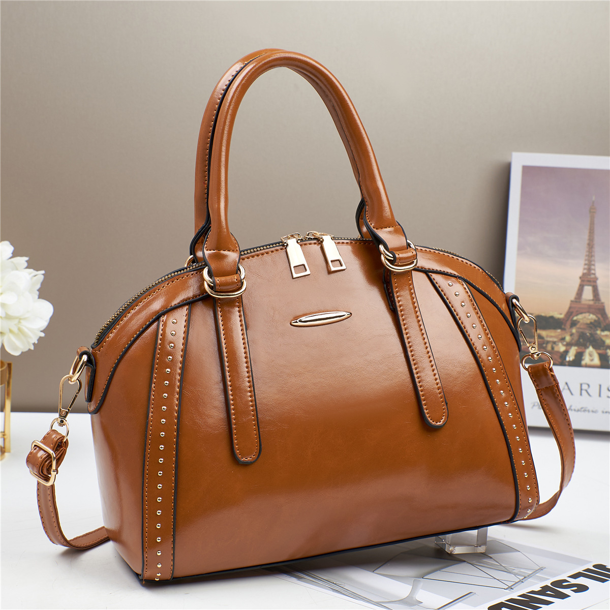 The 2024 new women's crossbody bag is a bestseller. The single-shoulder crossbody bag is trendy, fashionable and elegant. The mom bag is simple and elegant full figure